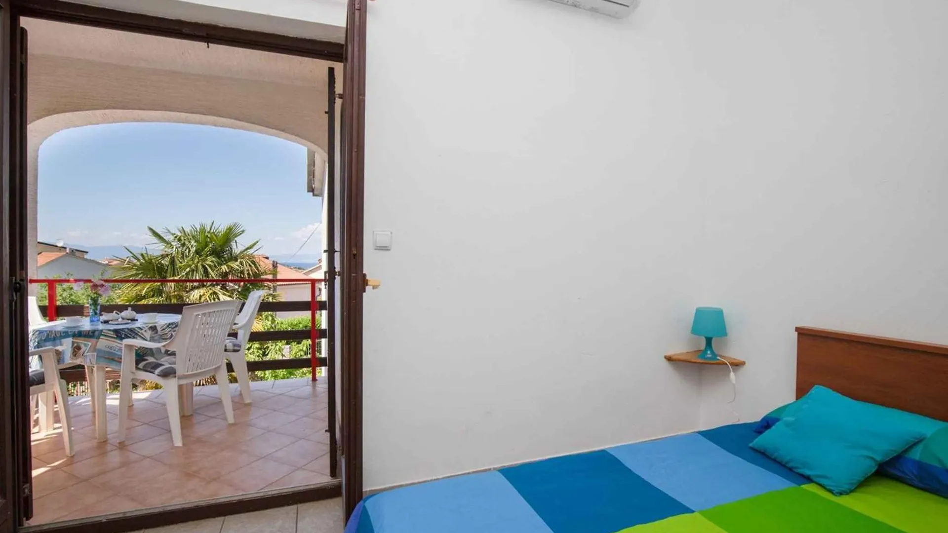 Apartments In Vantacici - Insel Krk 42223 Croatia