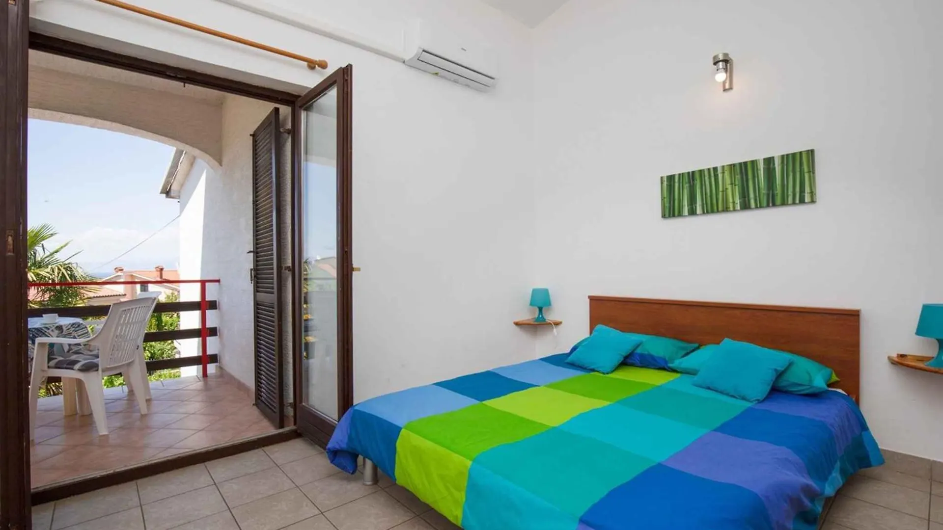 Apartments In Vantacici - Insel Krk 42223 Croatia