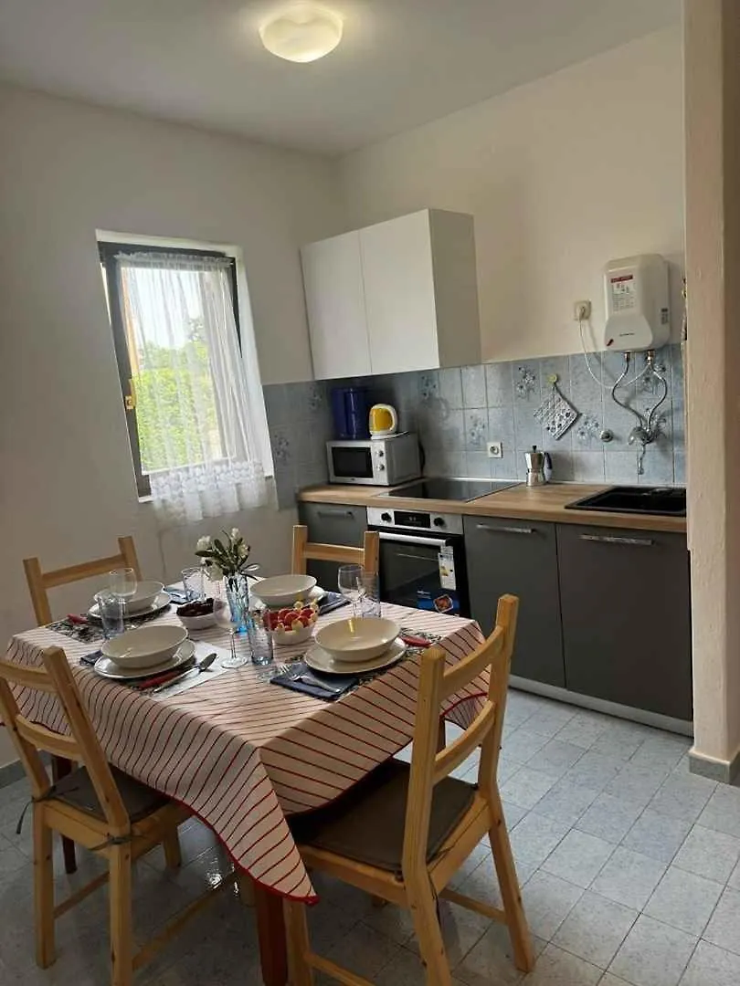 Apartments In Vantacici - Insel Krk 42223 Croatia