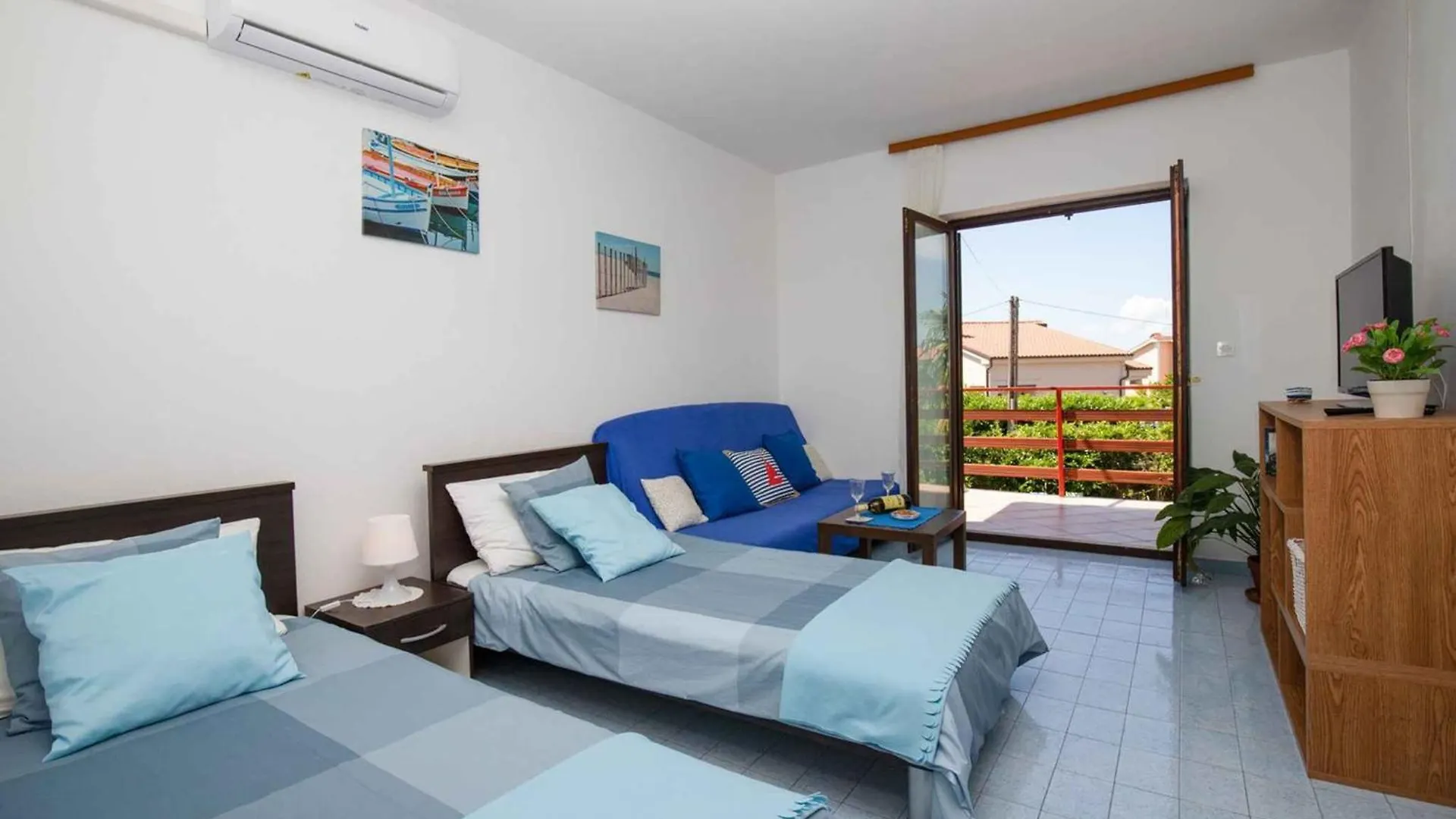 Apartments In Vantacici - Insel Krk 42223 Croatia
