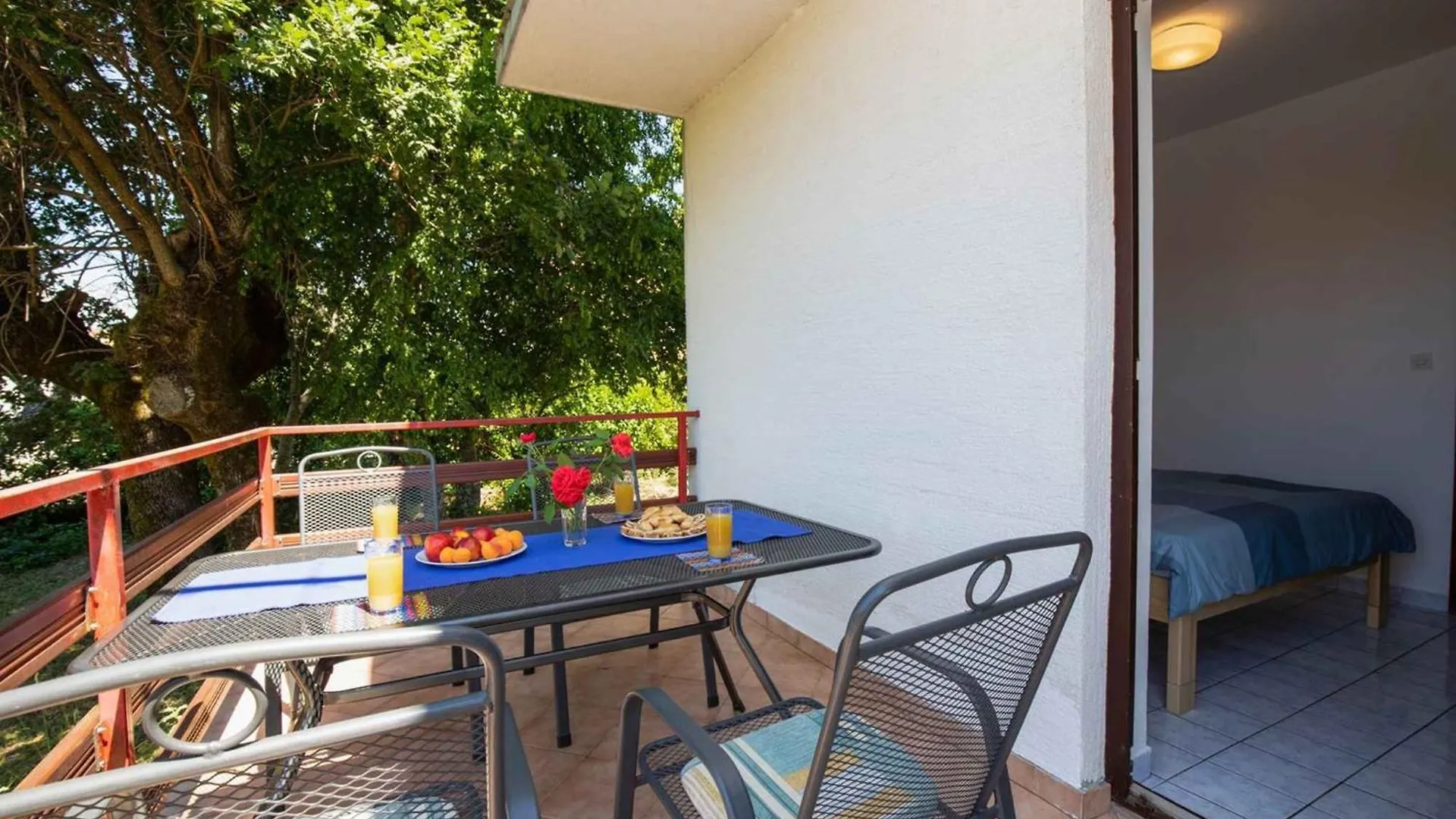 Apartments In Vantacici - Insel Krk 42223 Croatia